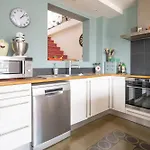 Large Bright T4 With Rooftop In Paris - Welkeys