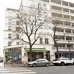 Large Bright T4 With Rooftop In Paris - Welkeys