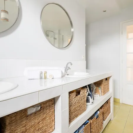 Appartamento Large Bright T4 With Rooftop In - Welkeys