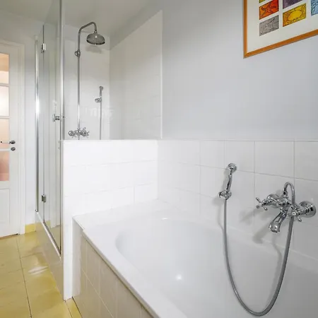 Appartamento Large Bright T4 With Rooftop In - Welkeys